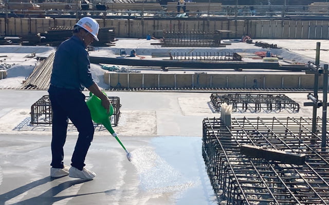 コンクリート養生剤・助剤 ナノスラブコート 