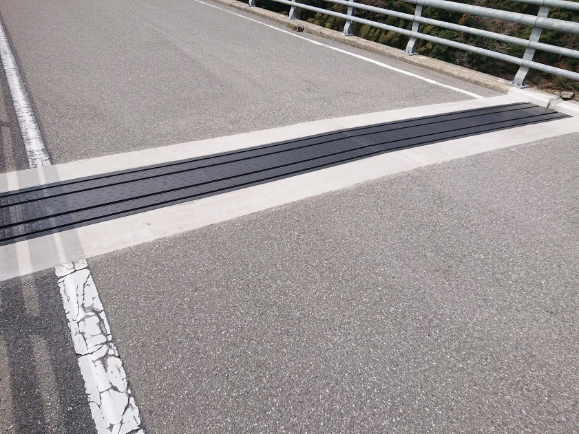 高知県某橋梁伸縮装置改修現場