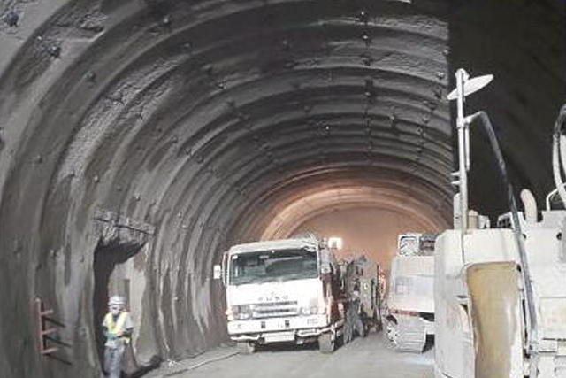 岐阜県ひるがのトンネル